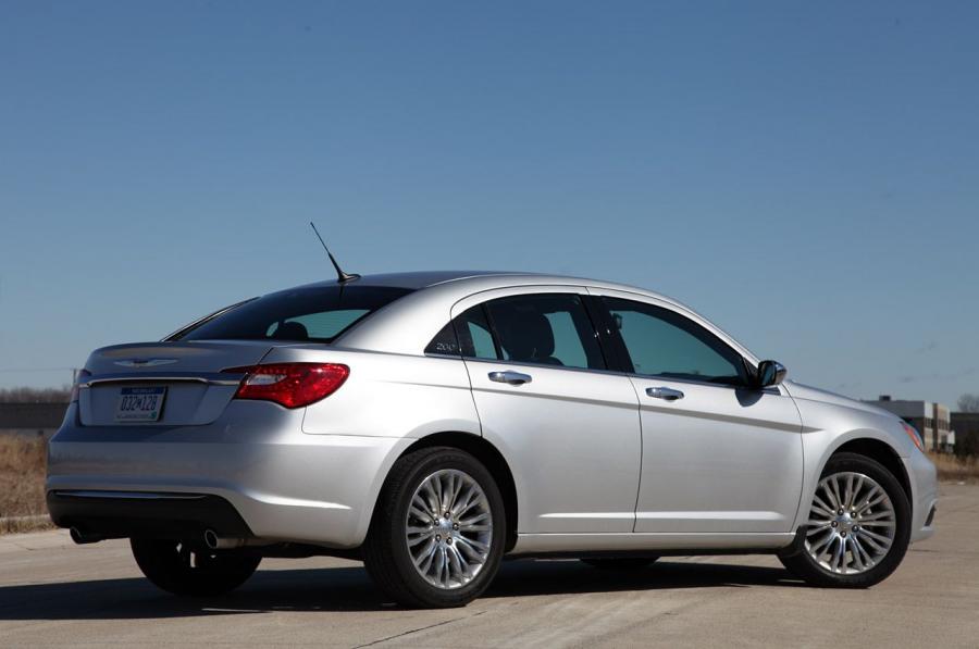  Chrysler 200 2011 года  (фото 76 из 122)
